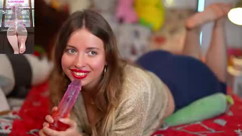 Snapshot of evechuuuus chatting on 09/17/25, 03:57 Evechuuu online show from 09/17/25, 03:57