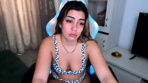 eveeevian online show from 02/14/25, 02:44