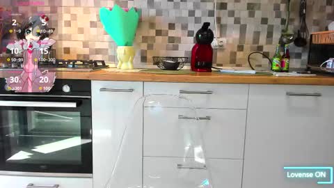 eveeevian online show from 10/11/25, 09:19