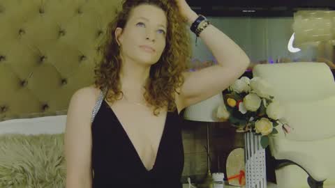 EveHamilton online show from 01/25/25, 08:21