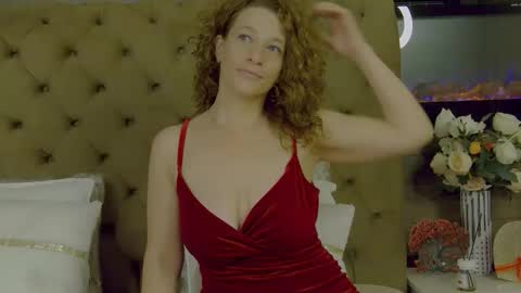 EveHamilton online show from 09/29/25, 05:51