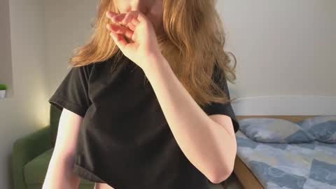 Snapshot of eveleen_soleen chatting on 01/15/25, 11:40 Eveleen online show from 01/15/25, 11:40