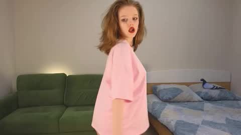 Snapshot of eveleen_soleen chatting on 09/25/25, 01:15 Eveleen online show from 09/25/25, 01:15