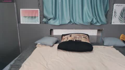 EveLibston online show from 02/24/25, 08:06