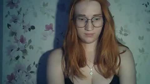Snapshot of eveliina_shy chatting on 06/09/26, 04:18 Evelina online show from 06/09/26, 04:18