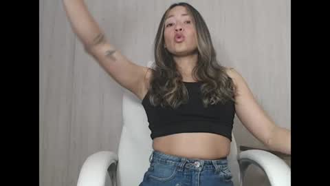 Snapshot of evelin1_ chatting on 07/21/26, 04:09 Evelin online show from 07/21/26, 04:09