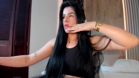 E V E L I N online show from 02/03/26, 02:10