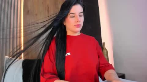 E V E L I N online show from 02/18/26, 02:18