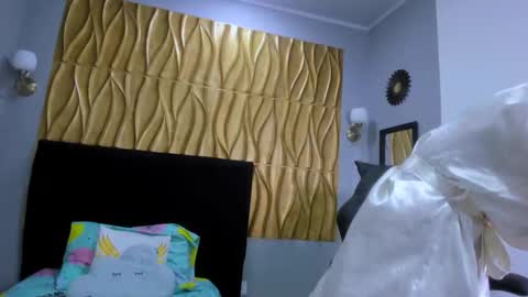 Evelin online show from 11/28/25, 03:25