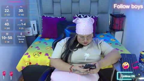 evelin zaens online show from 10/22/25, 05:08