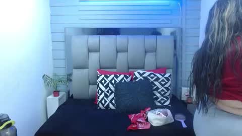 evelin zaens online show from 03/17/26, 04:06