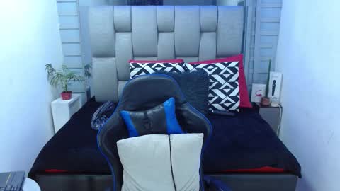 evelin zaens online show from 03/19/26, 05:55