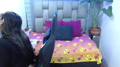 evelin zaens online show from 07/08/26, 03:44