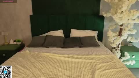 Evelina online show from 04/22/26, 01:08