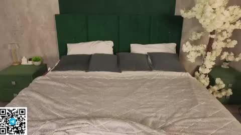 Evelina online show from 04/30/26, 01:12