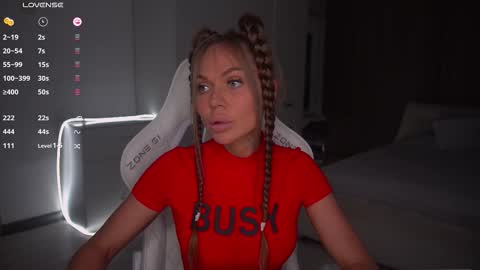 Snapshot of evelina_fox chatting on 10/13/25, 12:49 Evelina online show from 10/13/25, 12:49