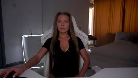 Snapshot of evelina_fox chatting on 05/11/26, 11:49 Evelina online show from 05/11/26, 11:49