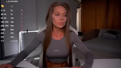 Snapshot of evelina_fox chatting on 05/27/26, 10:34 Evelina online show from 05/27/26, 10:34
