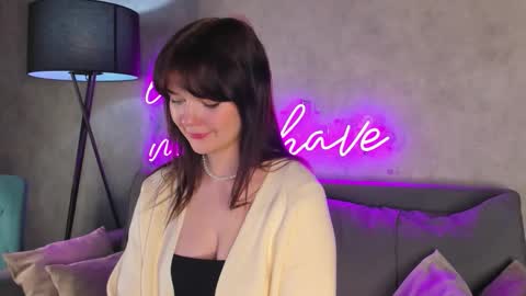Evelina  online show from 10/05/25, 01:04