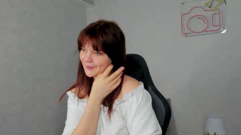 Evelina  online show from 10/07/25, 01:36
