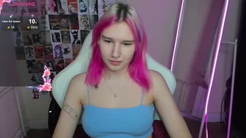 Evelina online show from 12/03/25, 02:30