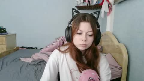 Snapshot of evelinamercer chatting on 07/06/26, 08:55 Alice 3 online show from 07/06/26, 08:55