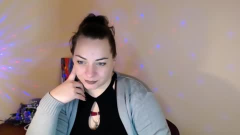 Snapshot of evelineli chatting on 02/25/25, 02:54 Lydia online show from 02/25/25, 02:54