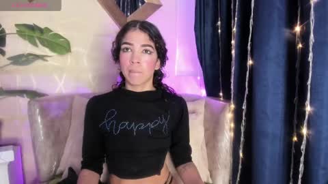 Snapshot of evelyn__rose1 chatting on 05/02/26, 02:16 evelyn__rose1 online show from 05/02/26, 02:16