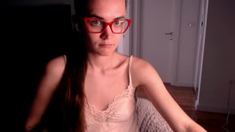 Snapshot of evelyn_gg chatting on 05/10/26, 09:58 Evelyn online show from 05/10/26, 09:58