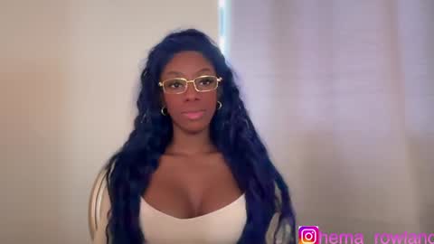 E V E L Y N  online show from 12/21/24, 01:42