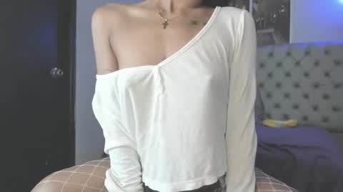 evelyn_jones__ online show from 10/08/25, 12:47