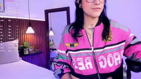 evelyn online show from 10/19/25, 02:12