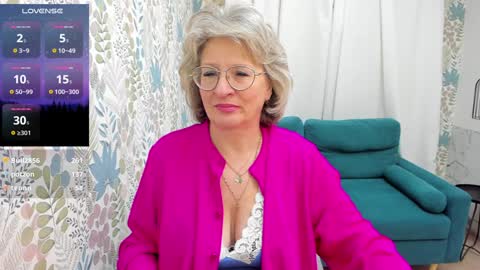 Evelyn online show from 12/19/24, 09:29