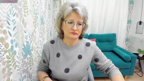 Evelyn online show from 02/11/25, 05:47