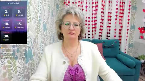 Evelyn online show from 02/18/25, 11:22