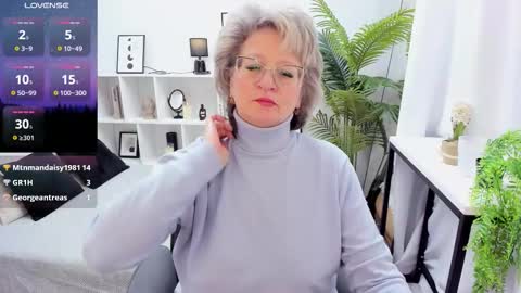 Evelyn online show from 11/26/25, 05:19