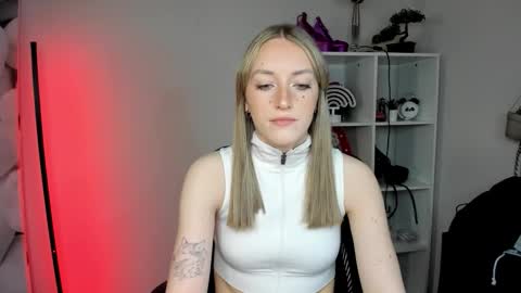 evelynblond online show from 02/06/26, 01:25