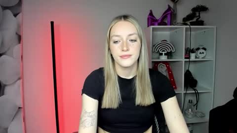 evelynblond online show from 02/23/26, 06:33