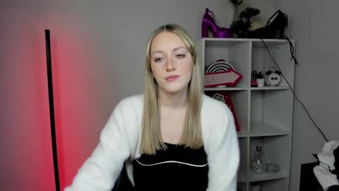 evelynblond online show from 03/23/26, 01:26