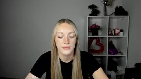 evelynblond online show from 07/22/26, 12:52