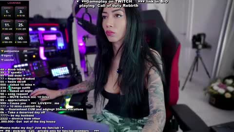 Evelyne online show from 02/22/25, 09:59