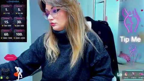 evelyne_rose online show from 10/10/25, 05:17