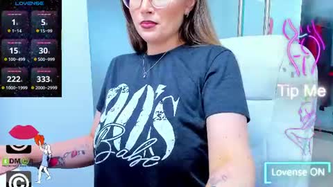 Snapshot of evelyne_rose chatting on 07/04/26, 04:51 evelyne_rose online show from 07/04/26, 04:51
