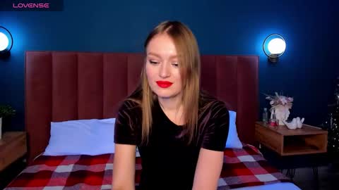 Evelyn online show from 12/05/25, 01:36