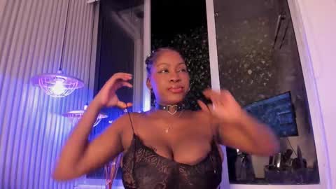 EvelynZoee online show from 10/05/25, 04:33