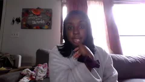 Snapshot of evemonroe17 chatting on 07/31/26, 05:56 evemonroe17 online show from 07/31/26, 05:56