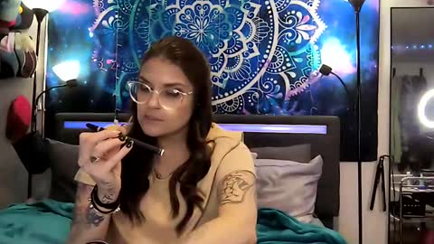 Aly online show from 12/06/24, 10:52