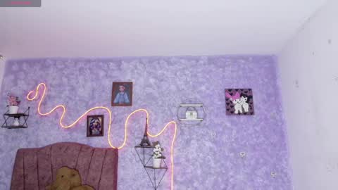 everlin__hot_ online show from 04/19/26, 04:12