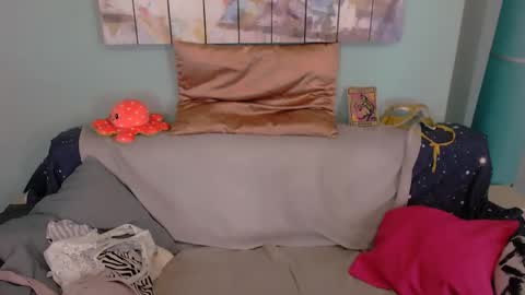 Everly online show from 11/26/25, 01:01