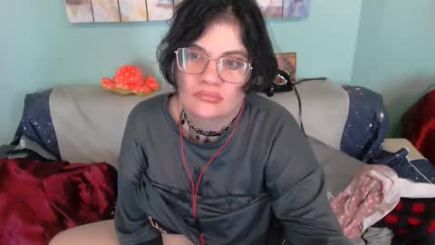 Everly online show from 12/21/25, 08:49